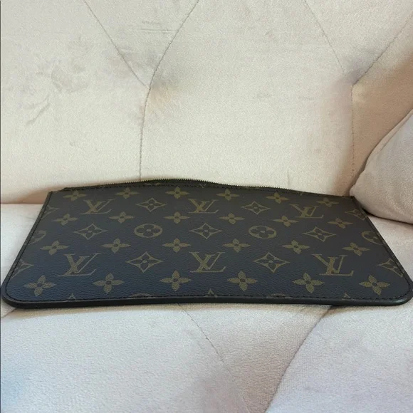 Louis Vuitton Monogram Neverfull Pouch (Red Interior)